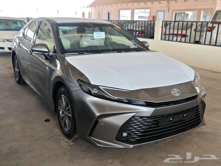 Toyota Camry E Standard Hybrid (Titanium - White) 202563752419578755113