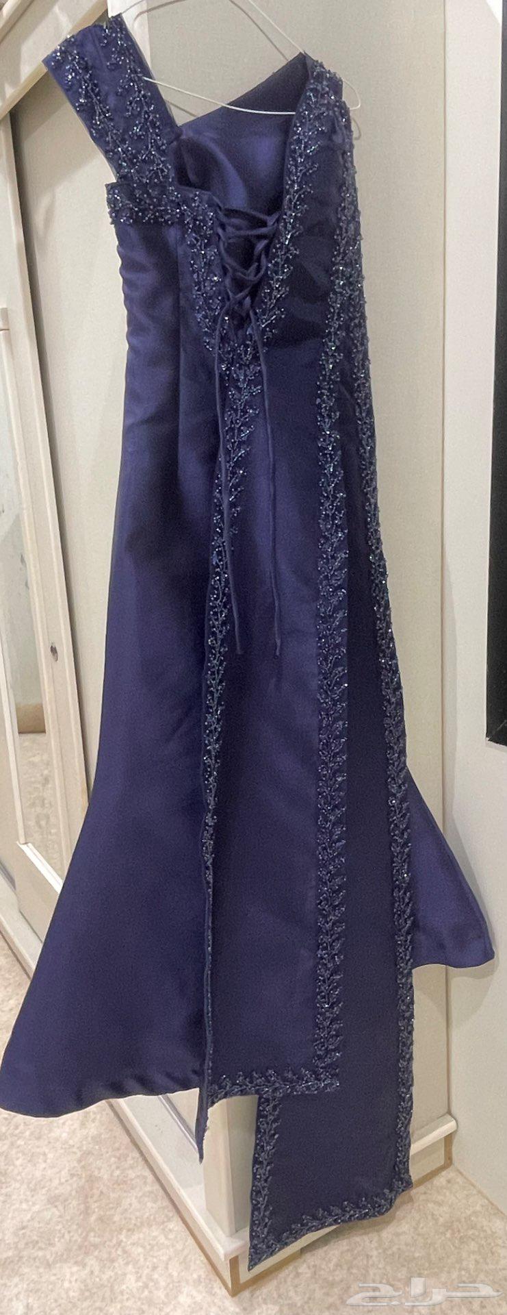 فستان سهرة كحلي غامق بشال مزين بخرز - S انلبس 863702600259459112