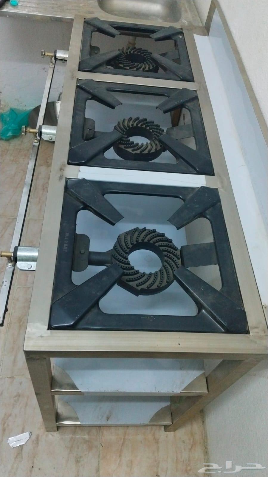 Buffet counter and 3-burner gas stove63655615421185111