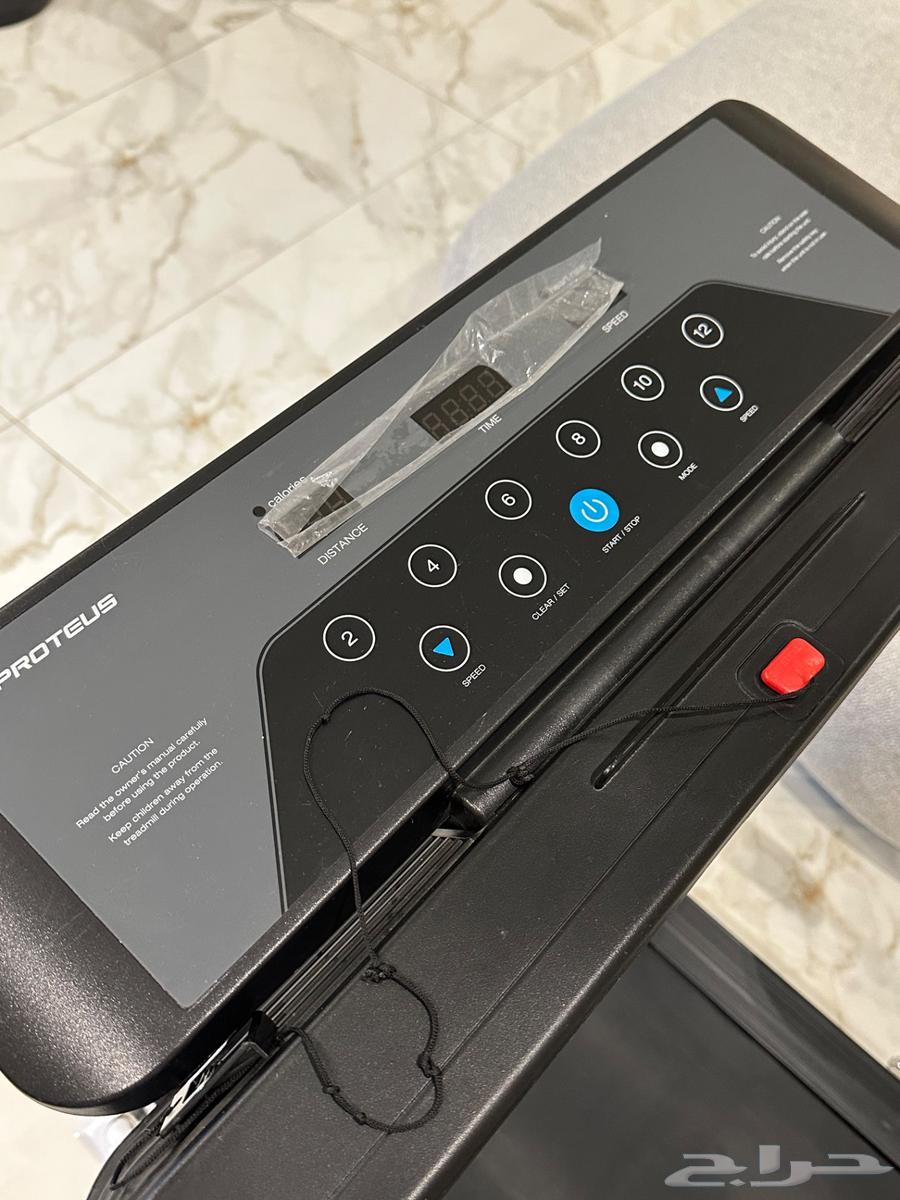 Treadmill used gently and kept clean, reason for sale: no longer needed.63702884105857110