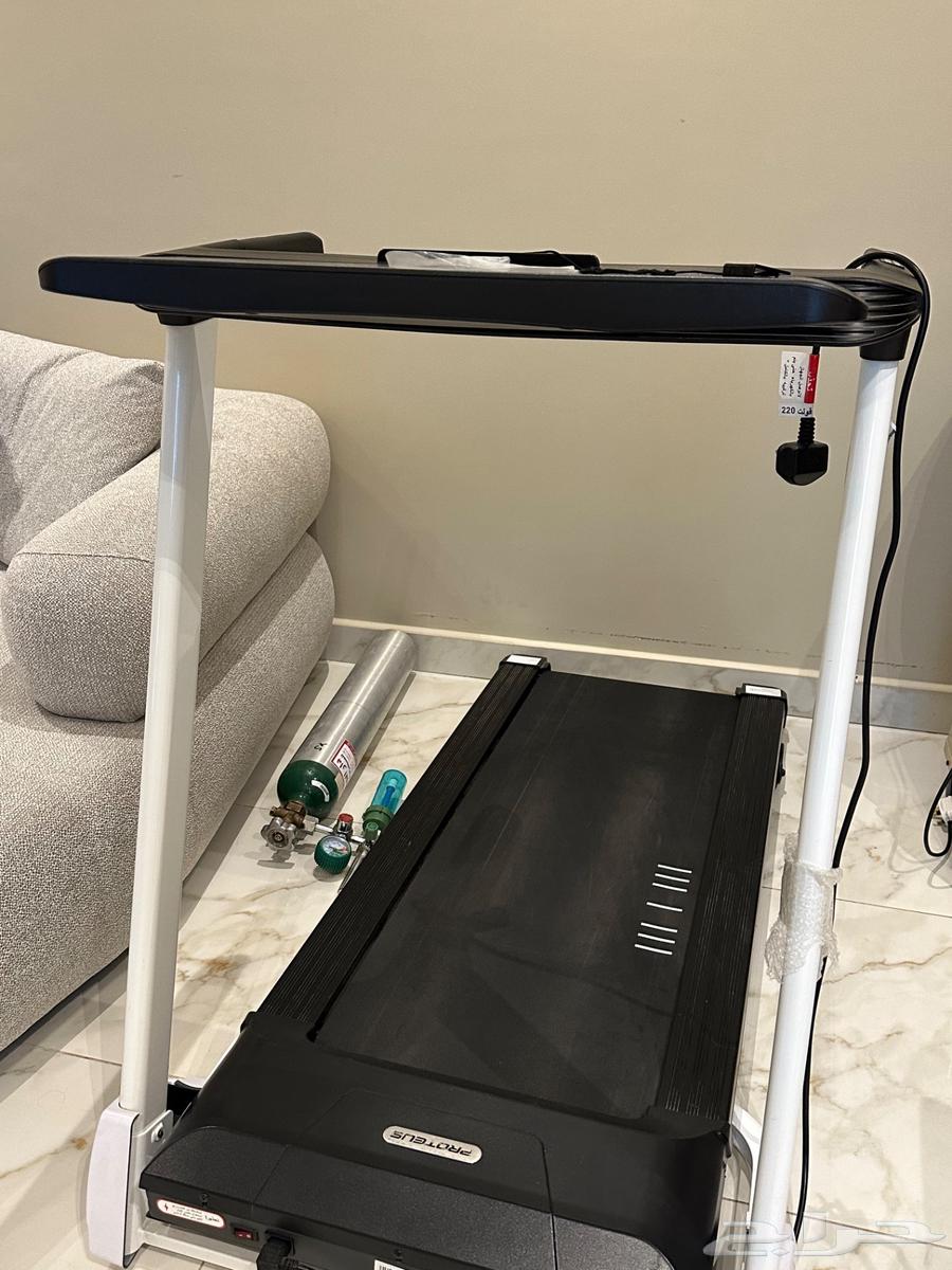 Treadmill used gently and kept clean, reason for sale: no longer needed.63702884105857112