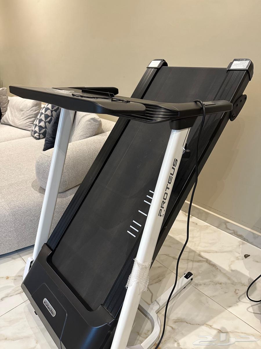 Treadmill used gently and kept clean, reason for sale: no longer needed.63702884105857111