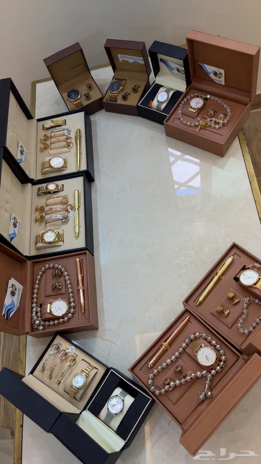 شنط و اساور و اطقم ساعات للبيع ب الجمله63701876076290111
