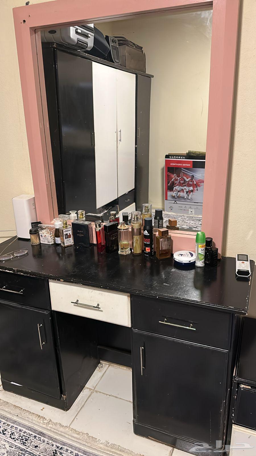 My furniture for free: bedroom set, oven, sofa, and shoe cabinet63705272907906112