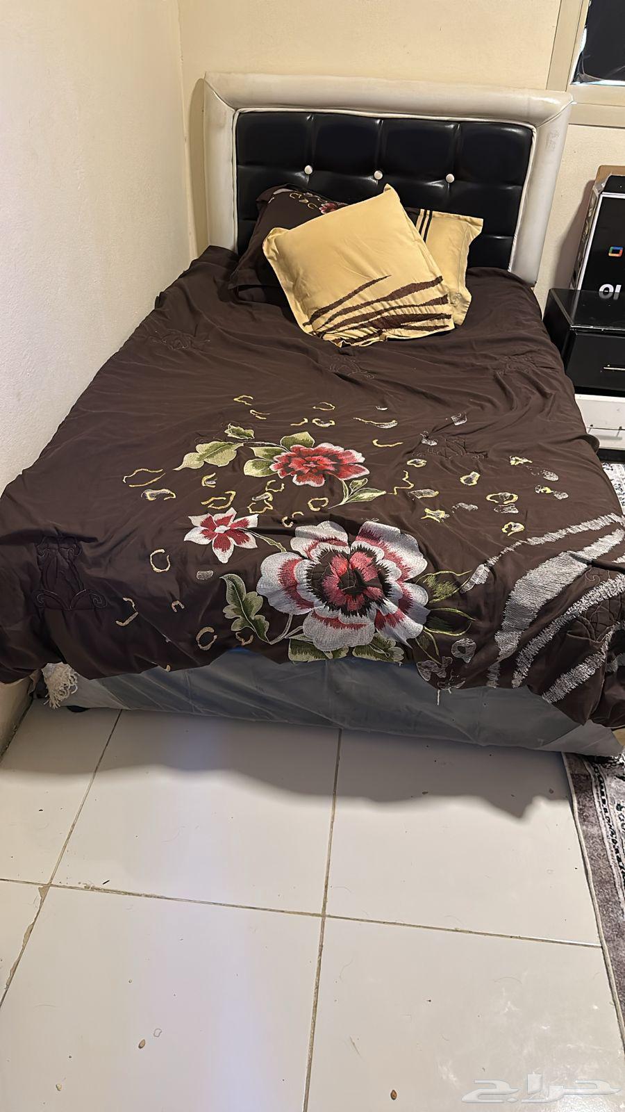 My furniture for free: bedroom set, oven, sofa, and shoe cabinet63705272907906114