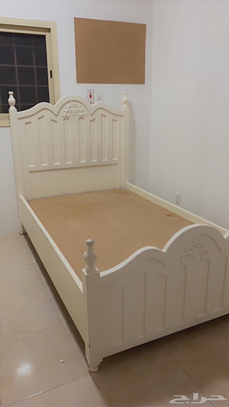 غرفة نوم (سرير كوين ودولاب كبير وتسريحة)63706565937283113