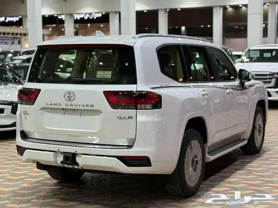 جي اكس ار L4 بريمي بنزين 2025 اللون ابيض أبواب شفط63772809945985114