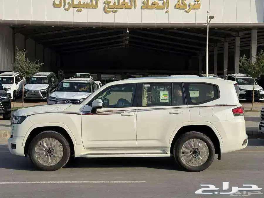جي اكس ار L4 بريمي بنزين 2025 اللون ابيض أبواب شفط63772809945985113