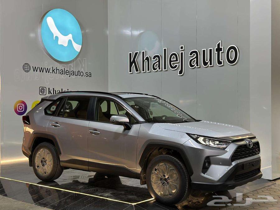 تويوتا راف فور بنزين XLE نص فل 202563772710087170110