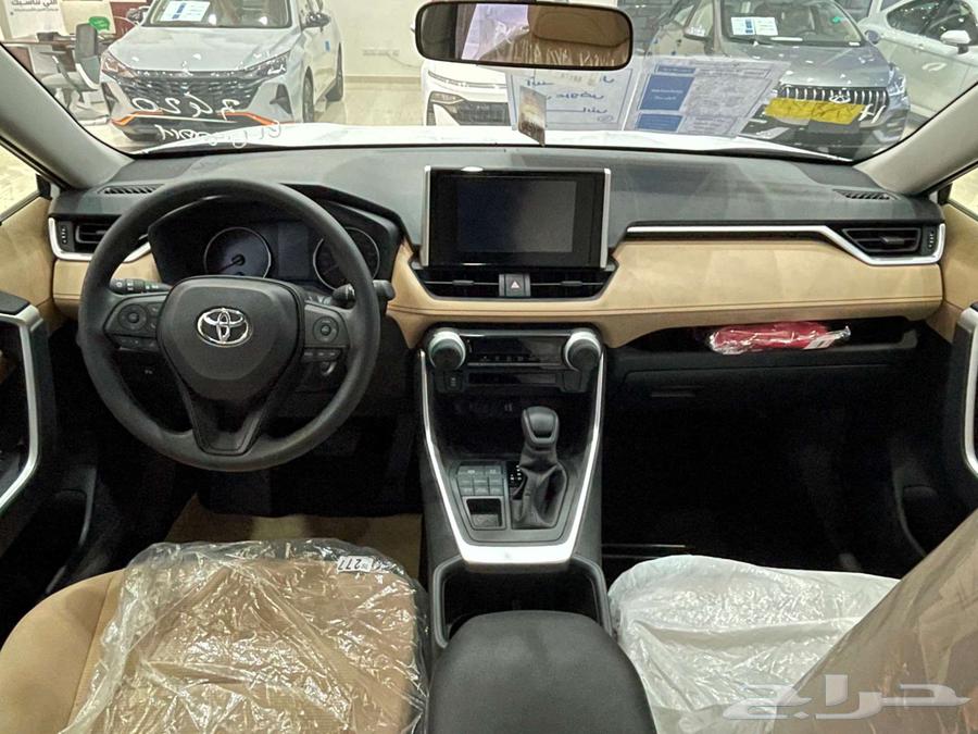 تويوتا راف فور LE بنزين دفع رباعي 202563772803342338112