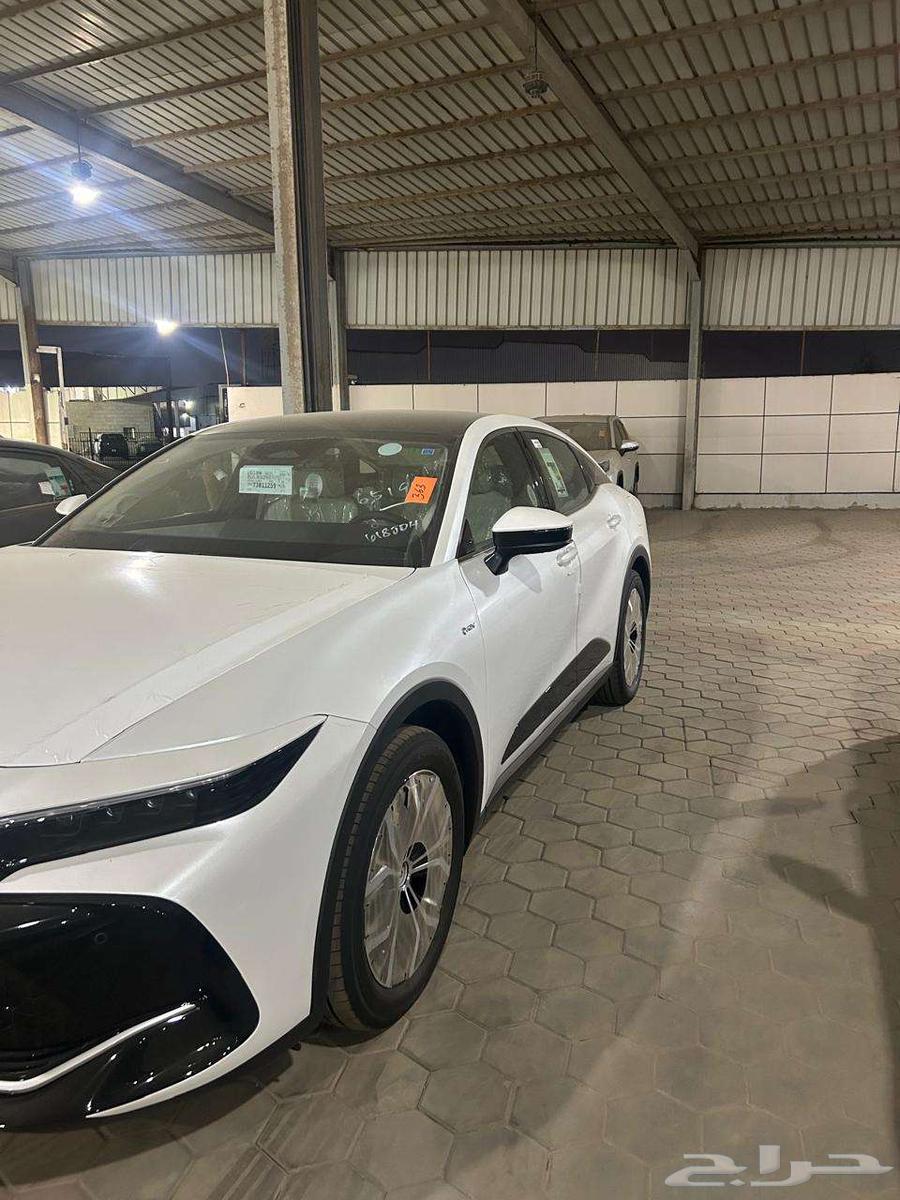 تويوتا كراون بريميوم هايبرد 202663790184460929111