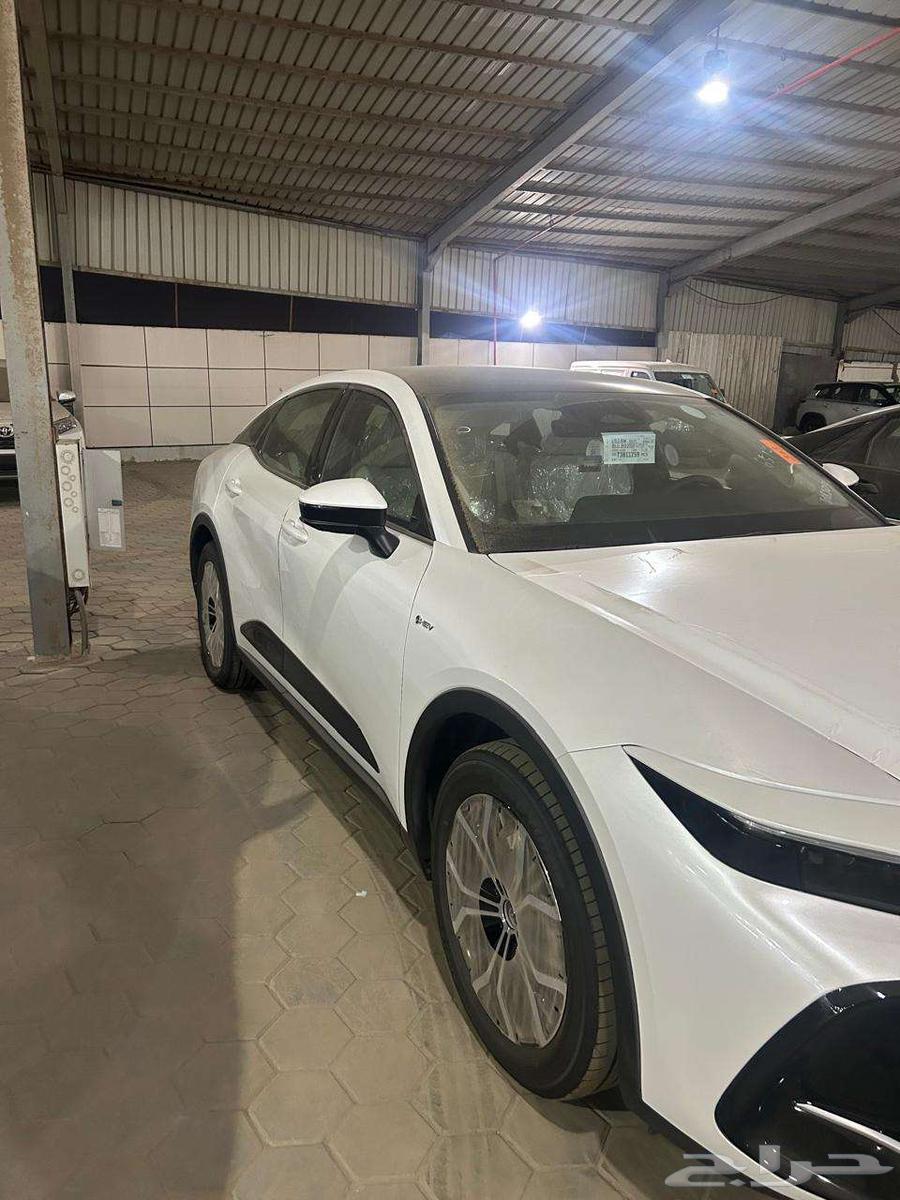 تويوتا كراون بريميوم هايبرد 202663790184460929110