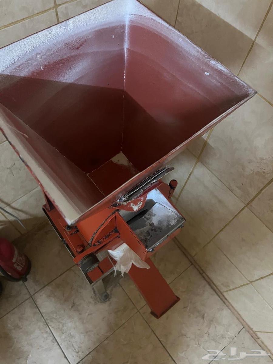 عدة مخبز معمول وشابورة للبيع استخدام مدة بسيطه63713300223233111