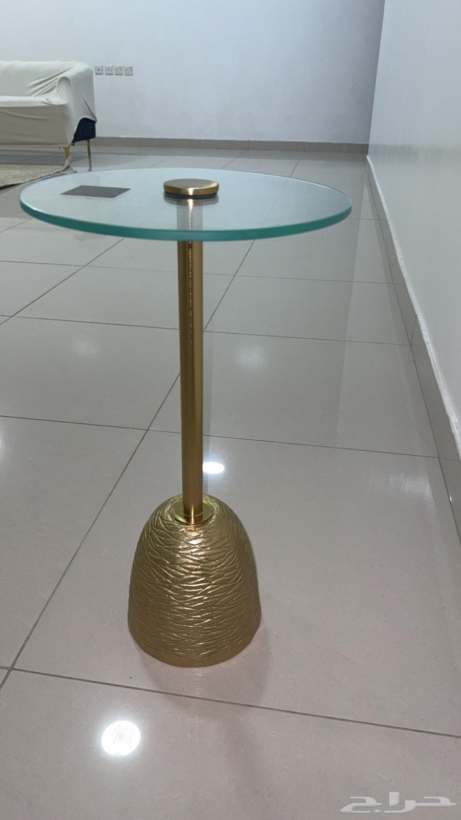 4 new serving tables with carton63711767596290110