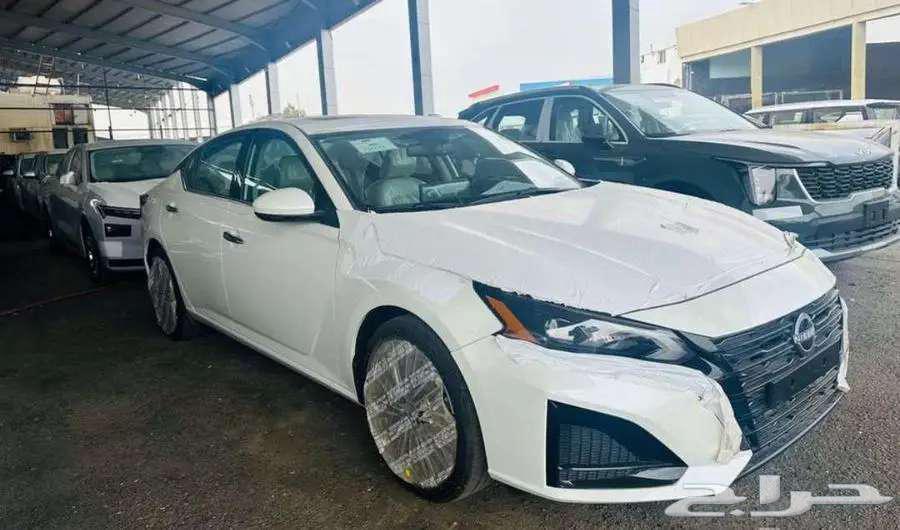 نيسان التيما SV نص فل موديل 202563791734445698111