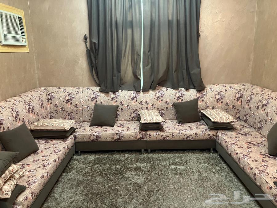 كنب أرضي وموكيت للبيع63708844430082110