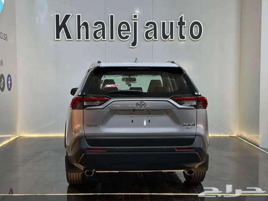 تويوتا راف فور XLE نص فل بنزين 202563783920809347113