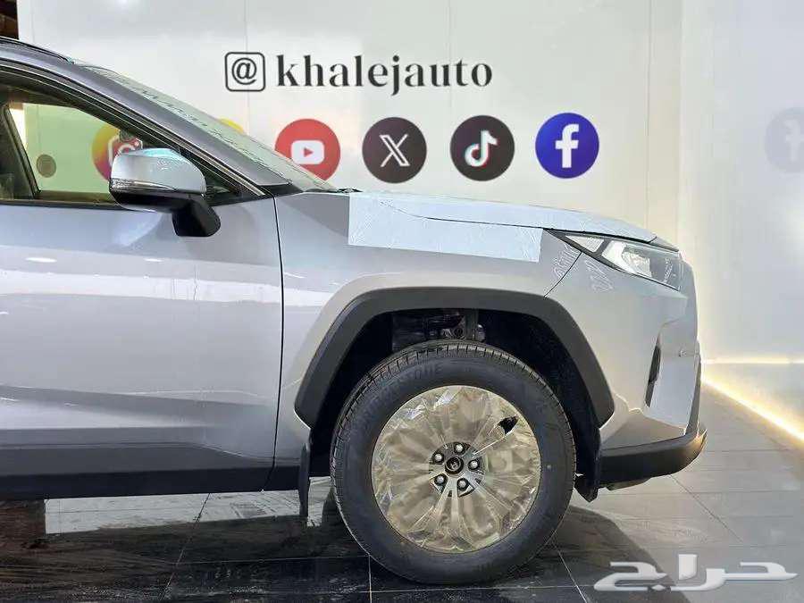 تويوتا راف فور XLE نص فل بنزين 202563783920809347114