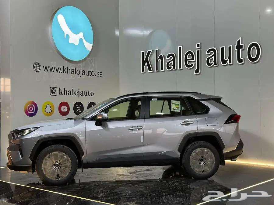 تويوتا راف فور XLE نص فل بنزين 202563783920809347111