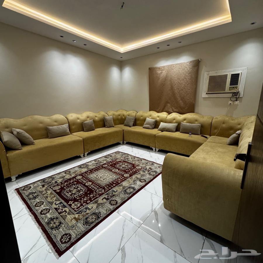 كنب مستخدم نظيف للبيع63714908507907110