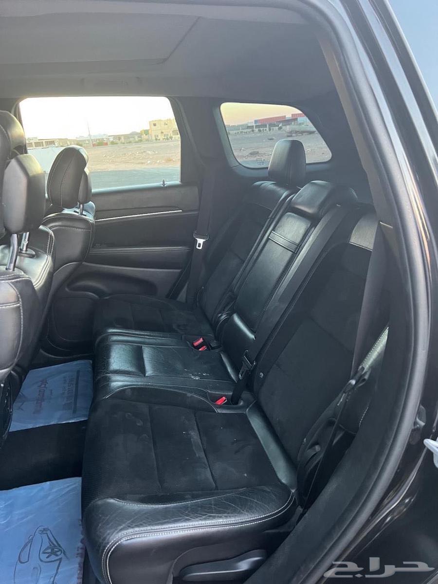 Jeep SRT 6.463813692598786114