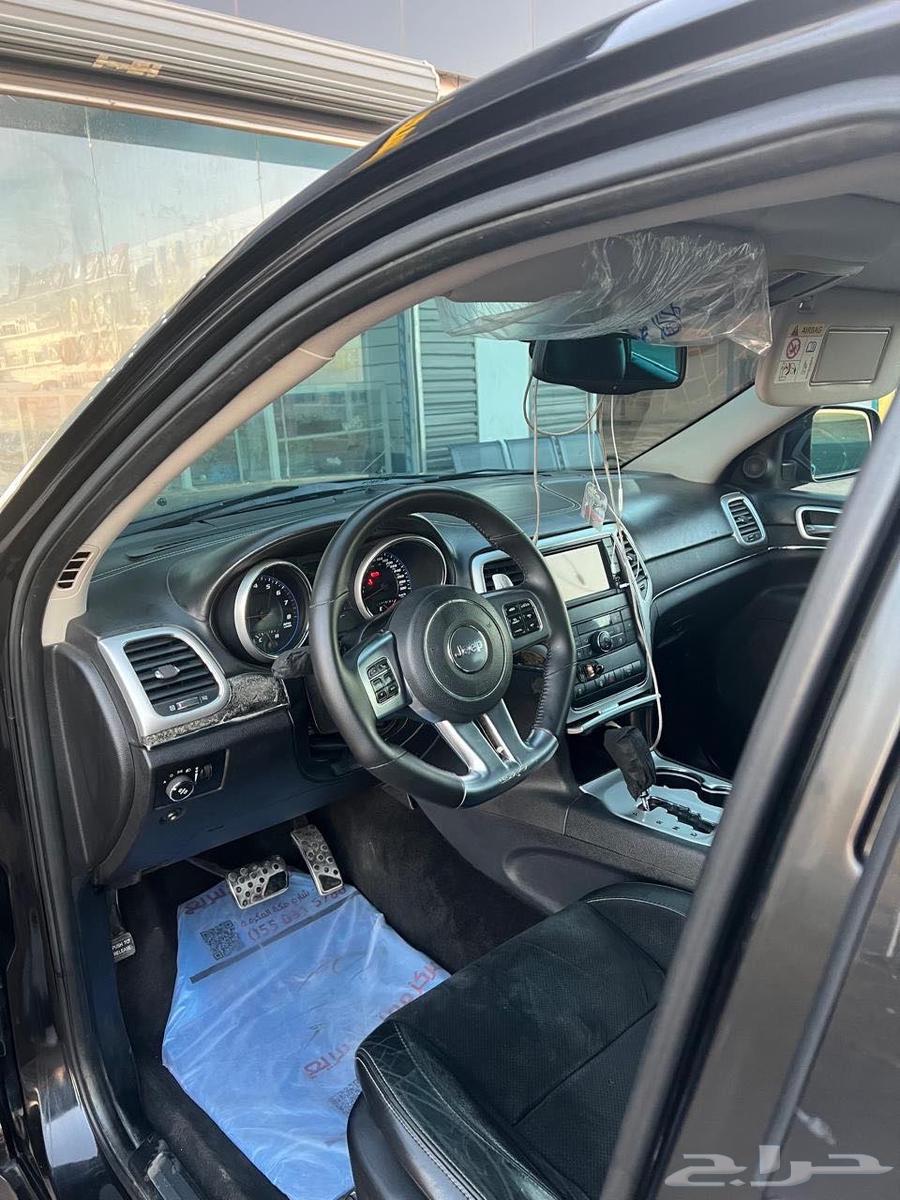 Jeep SRT 6.463813692598786112