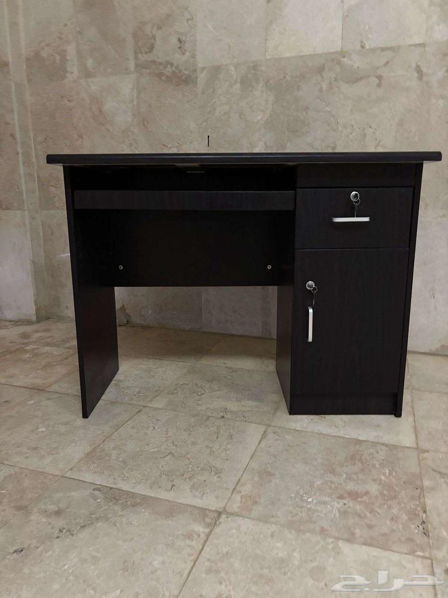 مكتب خشبي غامق جديد بالمدينة المنورة ب 350 ريال63726091909506112