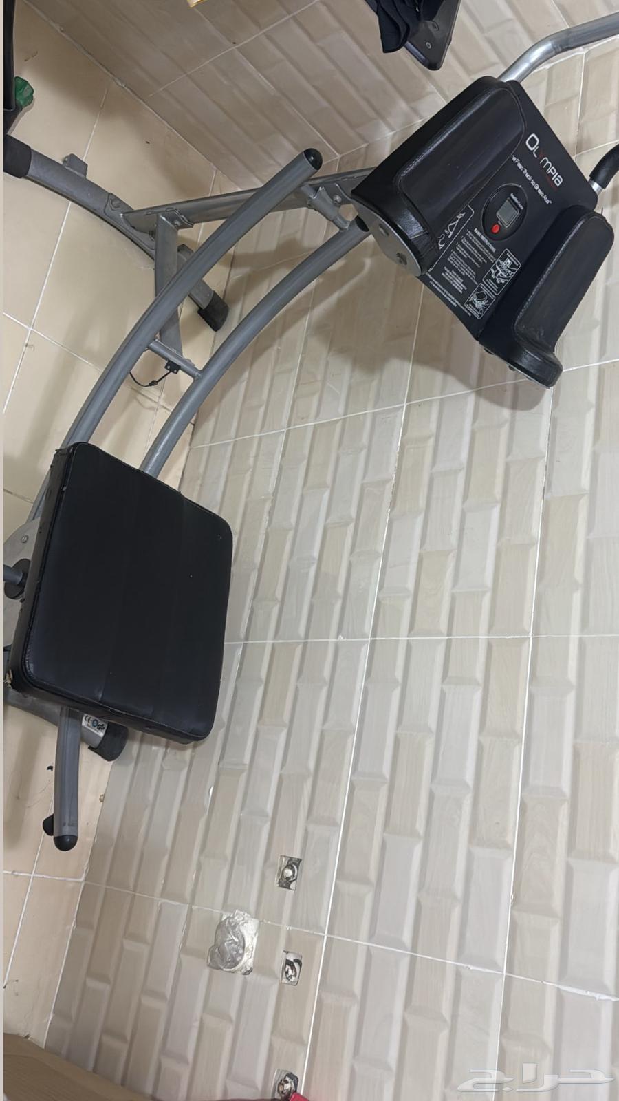 Exercise machine for abdomen and waist63727551041153110