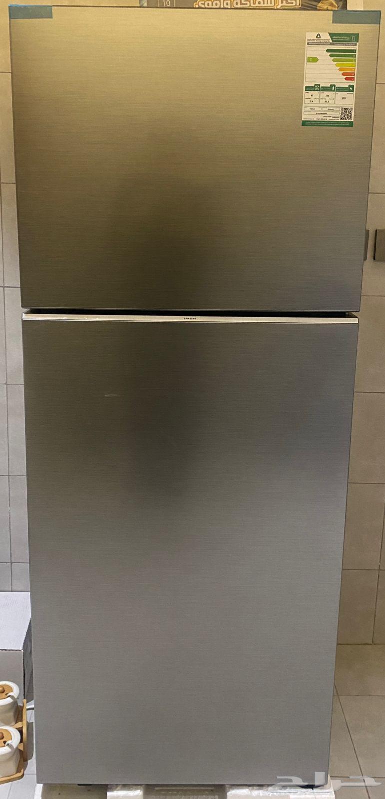 Semi-new for sale: refrigerator, automatic washing machine, and gas oven63733301428227110