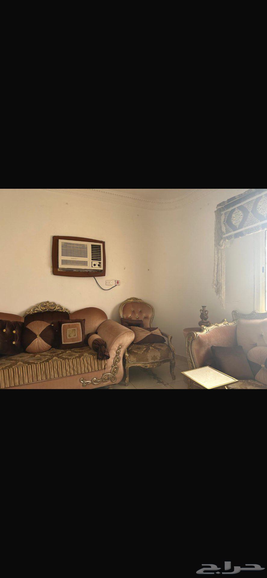 Sofa for sale complete with tables and curtain63740000970113112