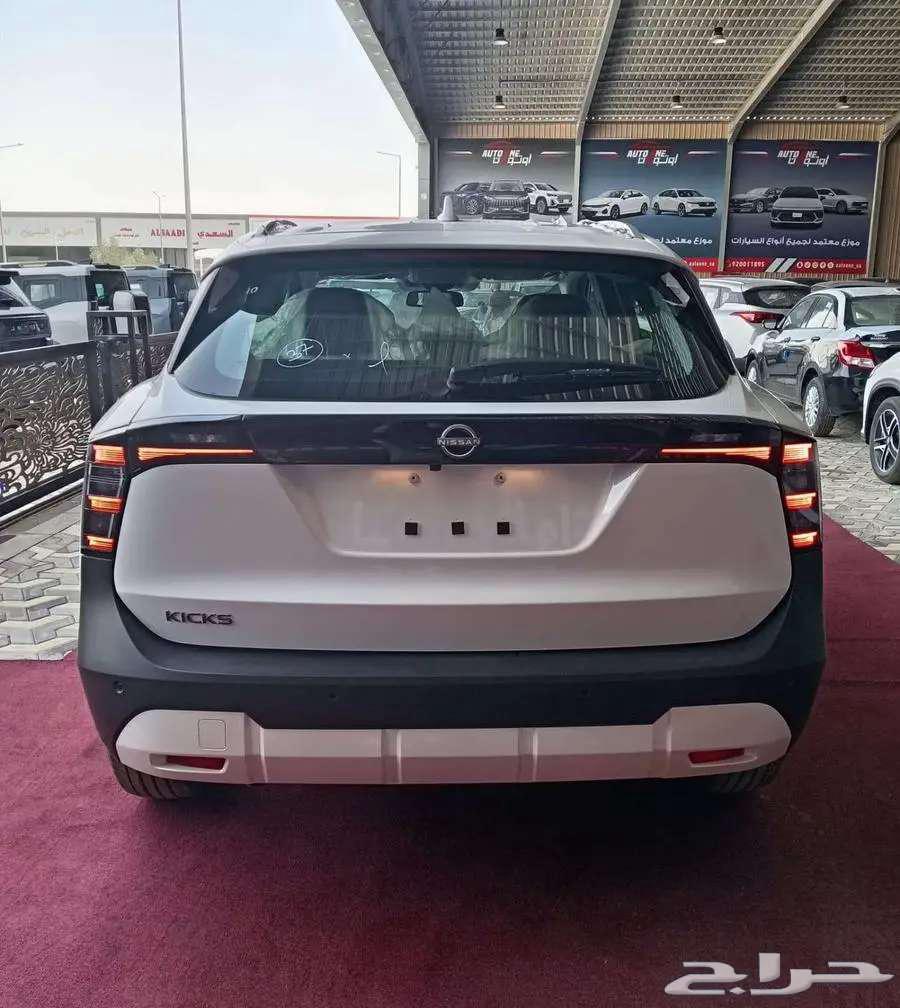 Nissan Kicks Standard and Full Model 25 Cash and Installment All Cars63839375054339113