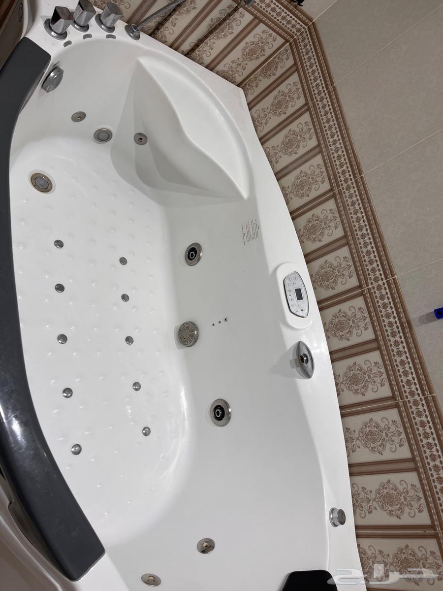Clean, lightly used jacuzzi63745349856642111