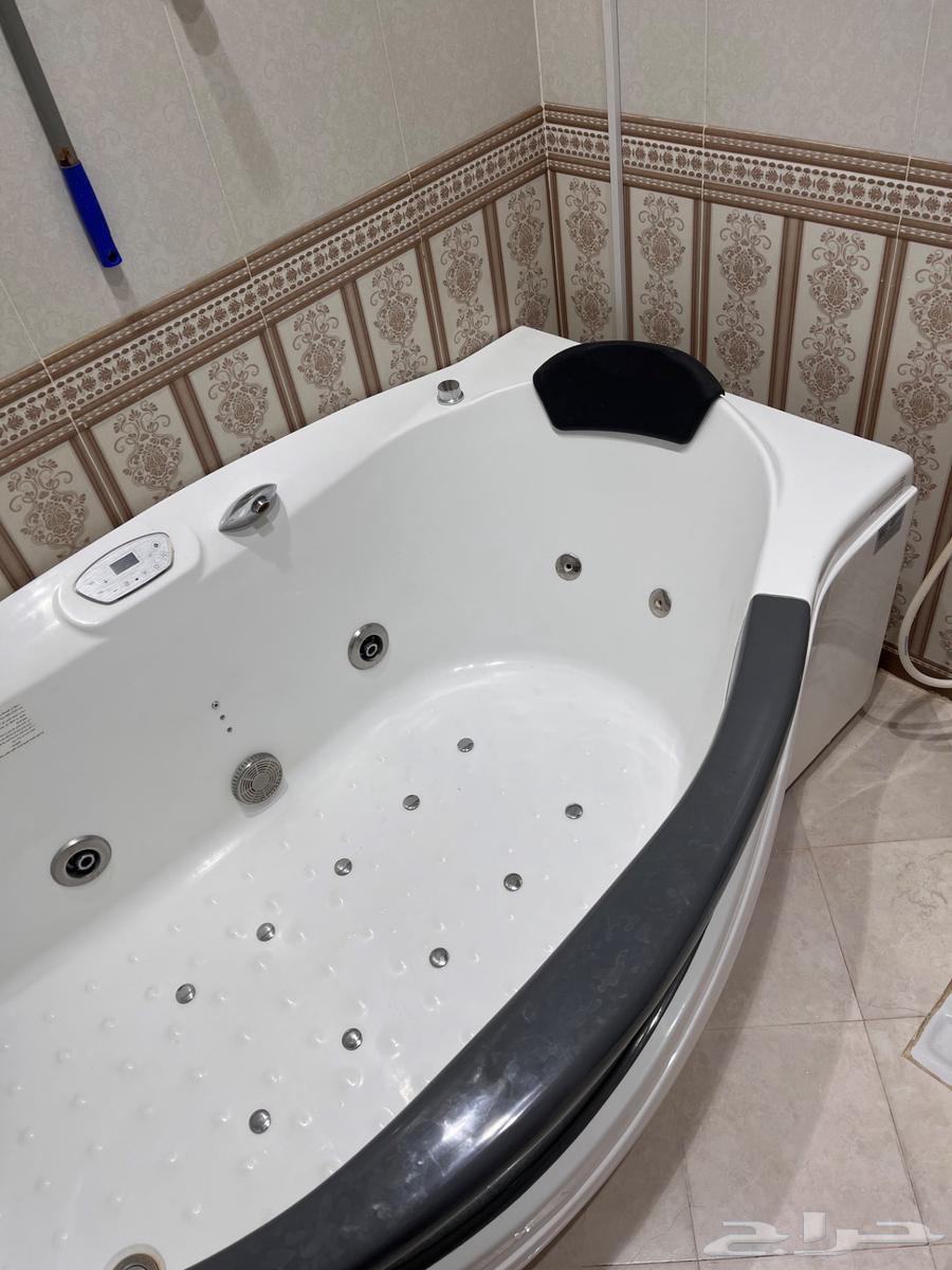 Clean, lightly used jacuzzi63745349856642112