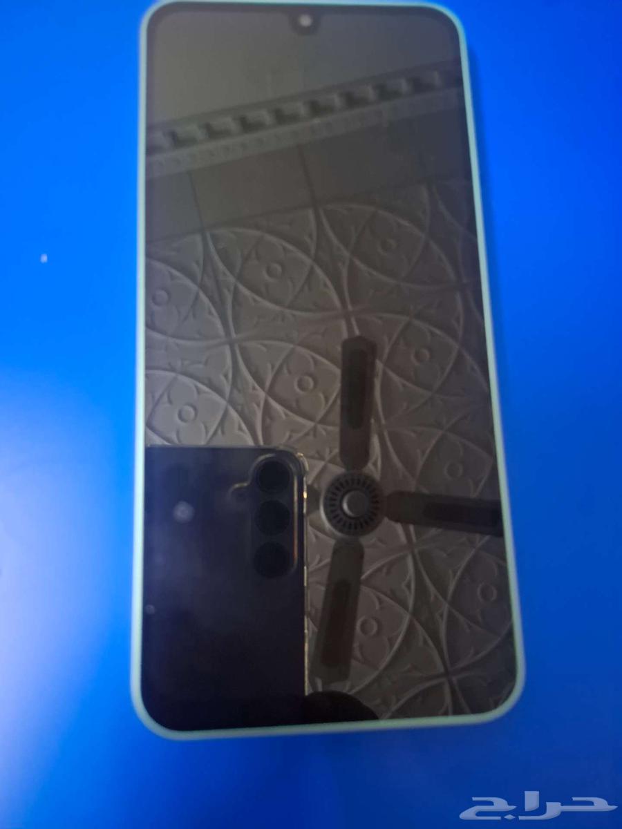 Clean Galaxy phone also for sale with number63747607078018110