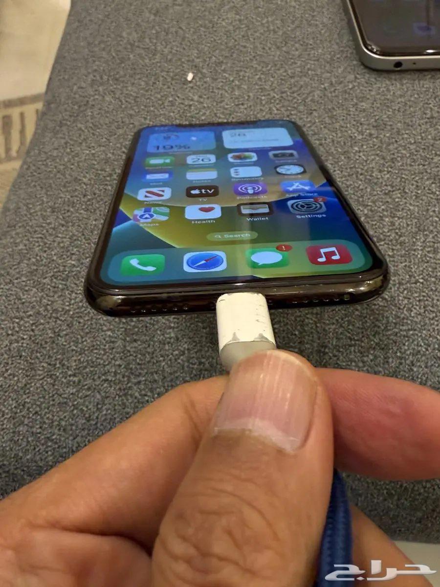 CLEAN new looking Iphone X only 40063741597381378113