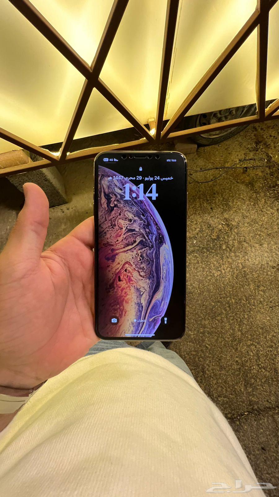 X Max phone in very clean condition63726183926659113