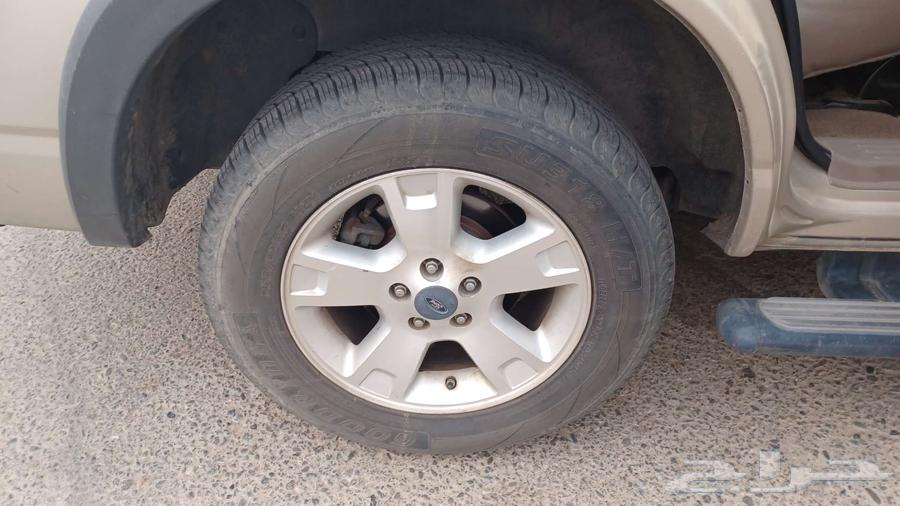 Ford Explorer 200463845569067522114