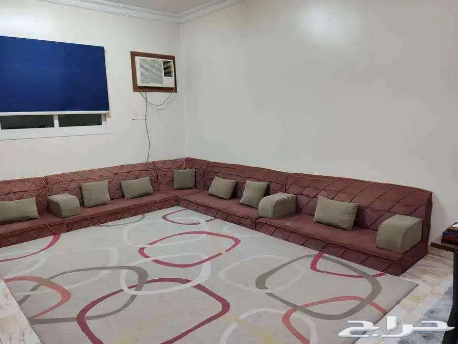 مجلس أرضي نظيف جدا للبيع لظروف السفر63745156566658111