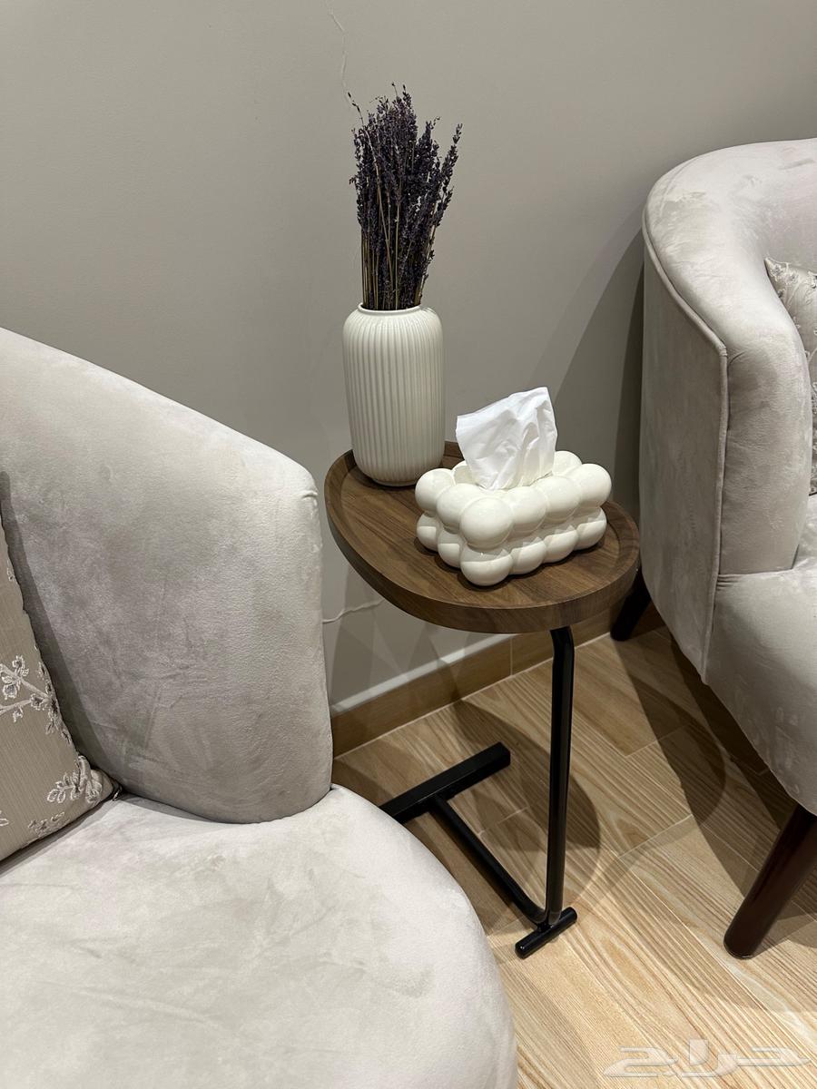 Coffee table with service63769721110785111