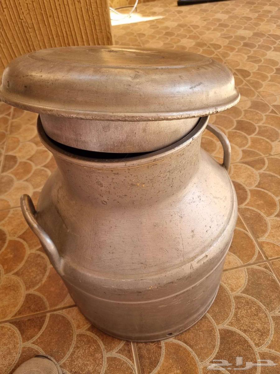 صميل للحليب قديم بريطاني قبل 64 سنة.نوادر تراثيات63756659056386111