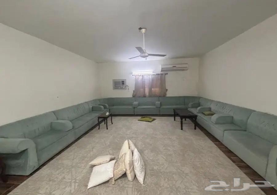 للبيع كنب كبير متصل وستاير ونجف63758625142657110