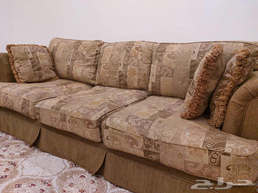 كنب 4 قطع للبيع في جدة والمفارش مجانا63760109126657113