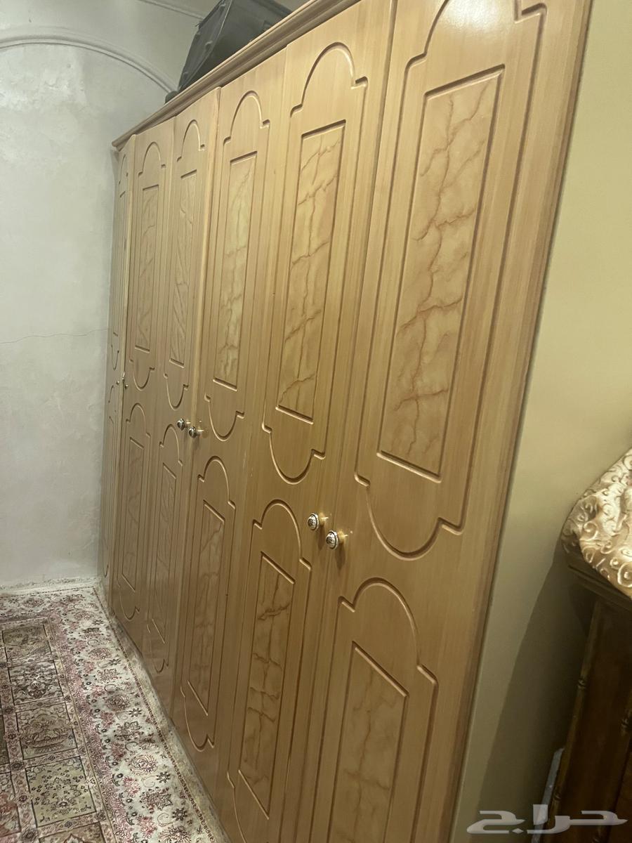 دولاب سته درف وأربعه سرير نفر وطاوله طعام ثمانيه كرسي63774204203905113