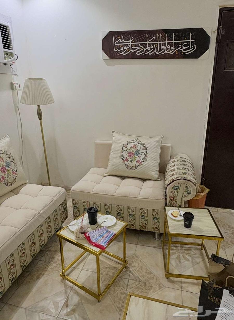 كنب مجلس ابيض نظيف63769323649537113