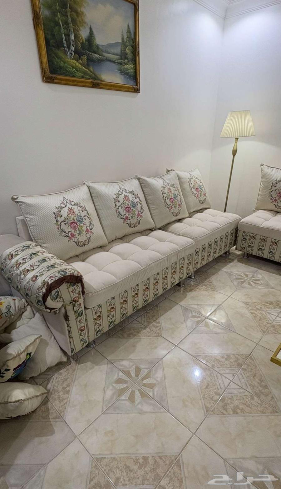 كنب مجلس ابيض نظيف63769323649537112