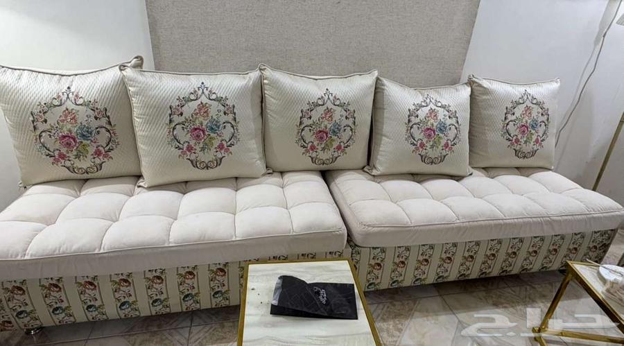 كنب مجلس ابيض نظيف63769323649537111