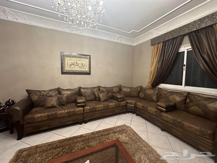 كنب مستعمل ع شكل L مستعجل بسبب النقل63768921376131110