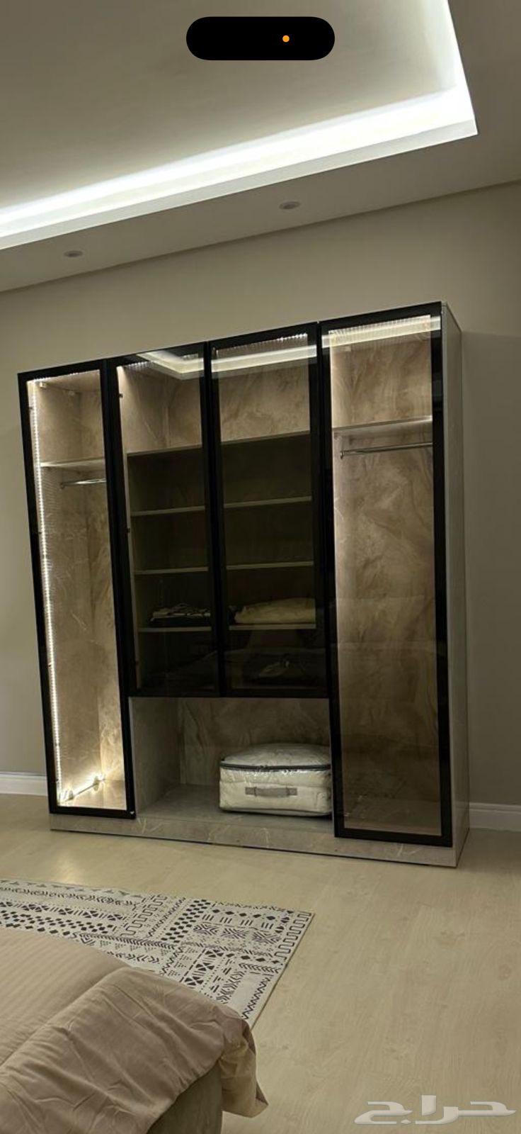 New wardrobe, used for only a few months in Riyadh63785351494401110