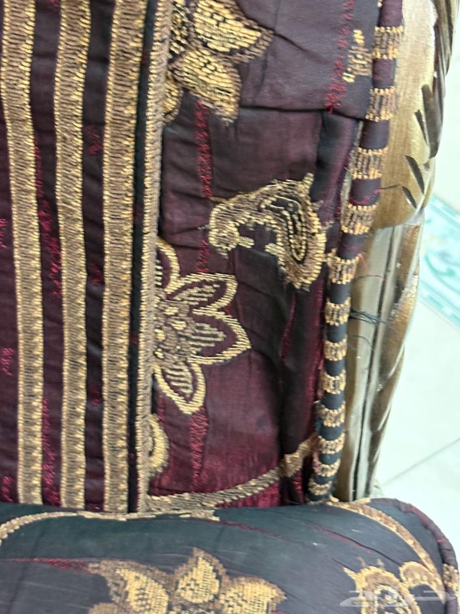 كنب وطاولات مستخدمه للبيع63784215560963110