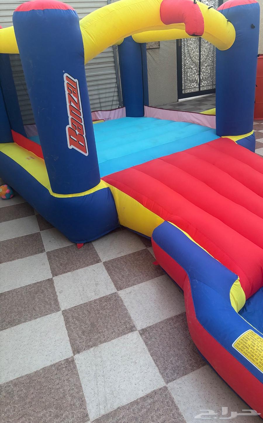 Inflatable with pool63787785518595110